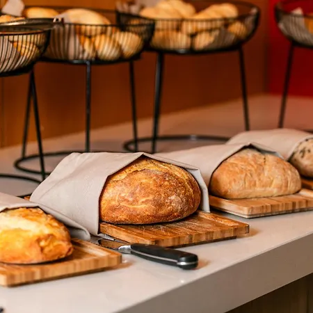 Four Points By Sheraton 호텔 4*