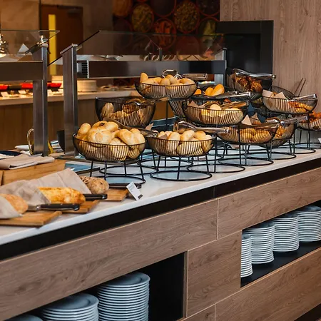 Four Points By Sheraton Hotel 4*